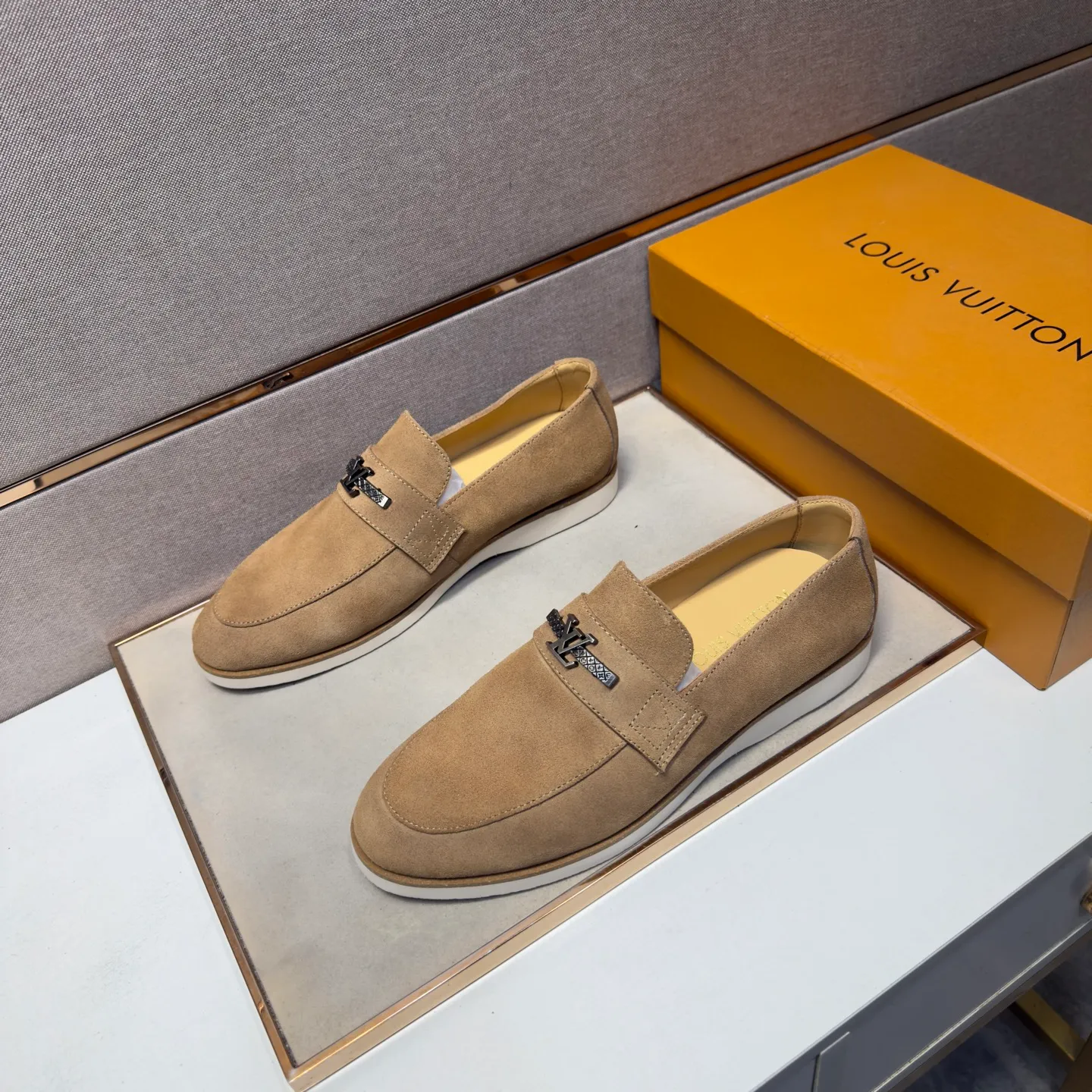 Men's men's shoes 💰pp442 [LV～] Men's casual shoes 2026z cabinet sales simultaneously 🔶Size: 38-44 #️⃣ 🔷4 colors🔜The upper is made of cowhide stitching ➕Cowhide lining, comfortable and breathable, sole: original comfortable and wear-resistant outsole, ⚠️real thing📱photographed🎬real thing is better📢📢📢